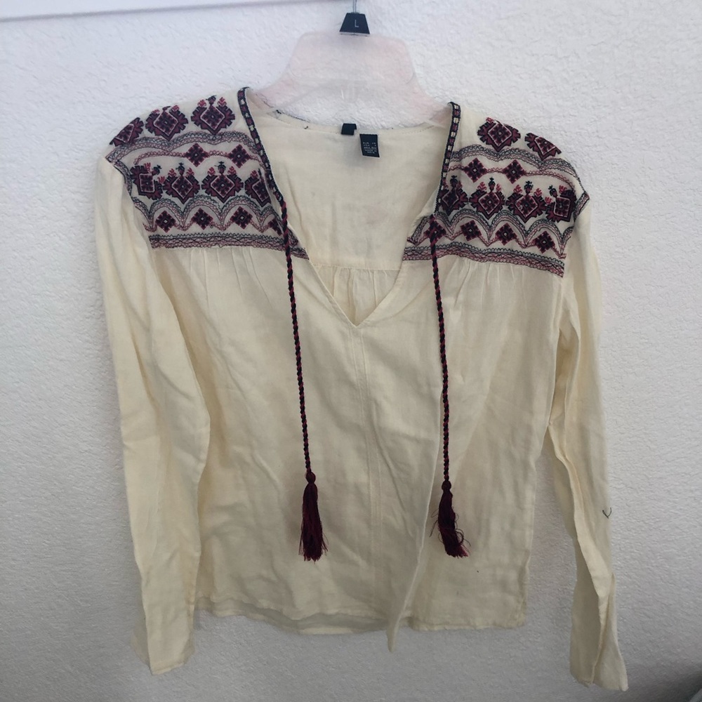 NWT MNG embroidered top